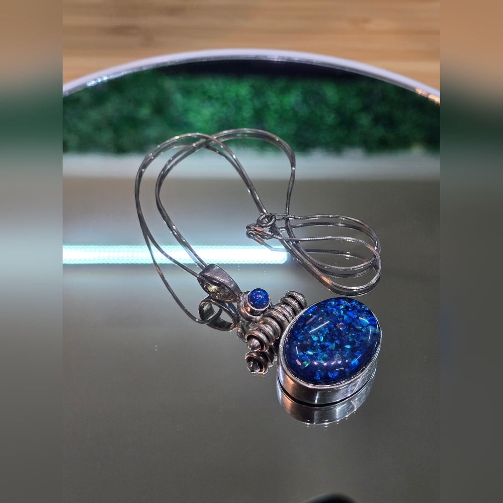 Elegant Sterling Sikver Blue Pendant Necklace - Picture 2 of 8